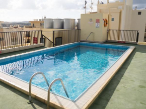 Отель Huli Hotel & Apartments  Сент-Полс-Бэй
